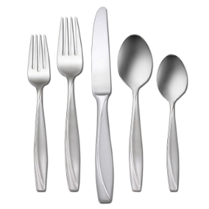 Oneida Cleo 5 piece Place Setting
