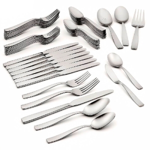 Oneida Everdine 45 Piece Set, Service for 8