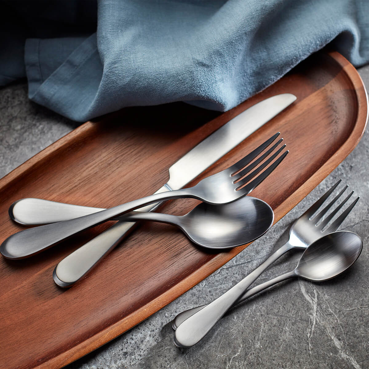 Oneida Satin Icarus 45 Piece Set, Service for 8 - ON-H326045AL20